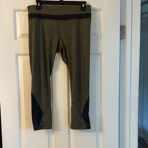 Lululemon size 10 Olive Green and Black Leggings